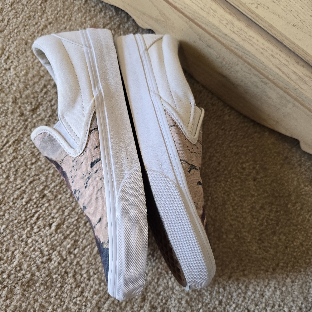 Women's Graphic Slip-On Shoes - Picture 8 of 9
